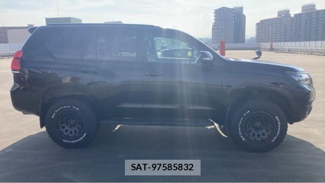 Toyota LAND CRUISER PRADO 2022-05 8281889-3
