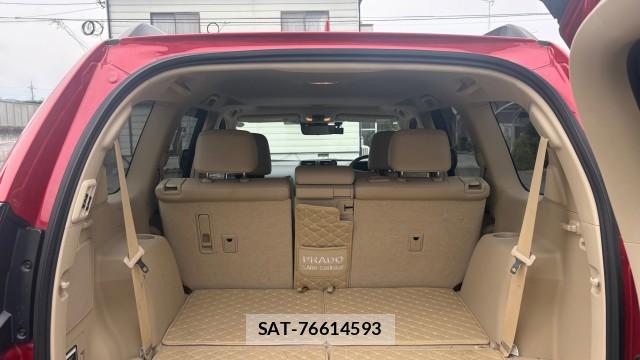 Toyota LAND CRUISER PRADO 2023-06 8282036-13