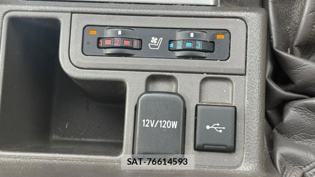 Toyota LAND CRUISER PRADO 2023-06 8282036-3
