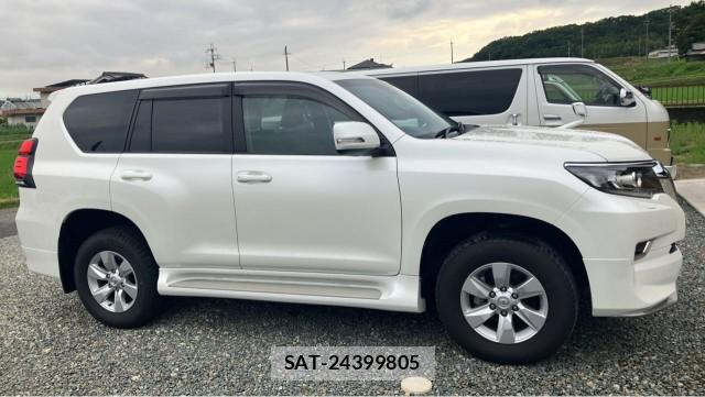 Toyota LAND CRUISER PRADO 2023-12 8282049-3