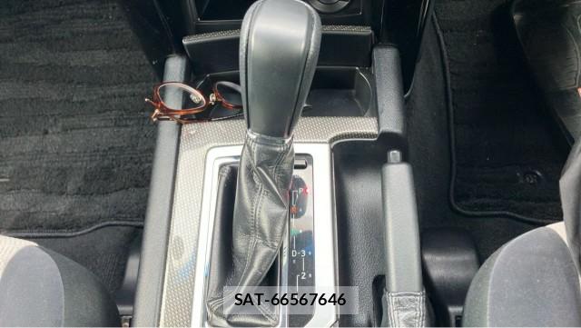 Toyota LAND CRUISER PRADO 2015-04 8282180-14