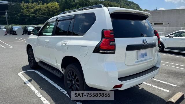 Toyota LAND CRUISER PRADO 2023-04 8282185-13