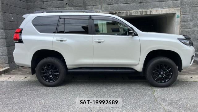 Toyota LAND CRUISER PRADO 2021-01 8282227-3