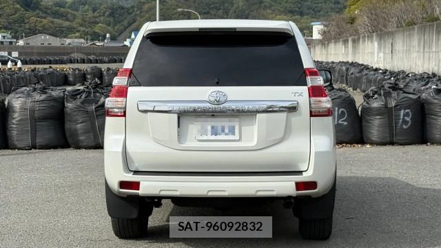 Toyota LAND CRUISER PRADO 2015-10 8282232-1