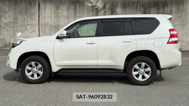 Toyota LAND CRUISER PRADO 2015-10 8282232-10