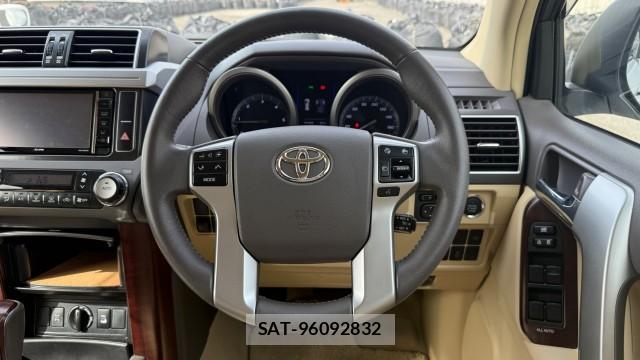 Toyota LAND CRUISER PRADO 2015-10 8282232-16