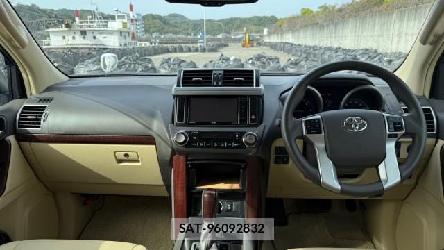 Toyota LAND CRUISER PRADO 2015-10 8282232-2