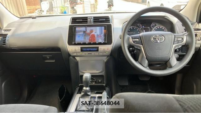 Toyota LAND CRUISER PRADO 2019-07 8282288-2