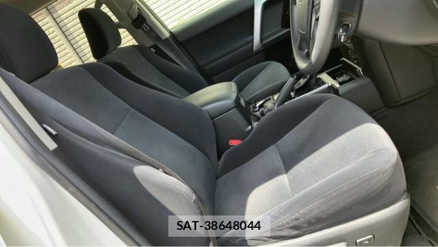 Toyota LAND CRUISER PRADO 2019-07 8282288-5