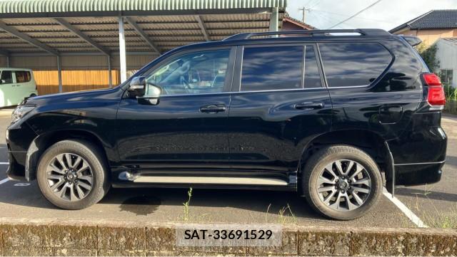 Toyota LAND CRUISER PRADO 2023-10 8282403-10