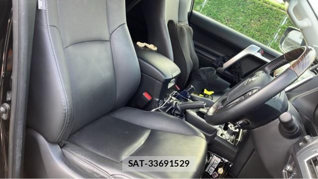 Toyota LAND CRUISER PRADO 2023-10 8282403-5