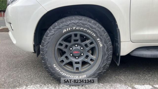 Toyota LAND CRUISER PRADO 2019-02 8282457-8