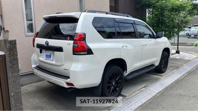 Toyota LAND CRUISER PRADO 2023-09 8282501-12