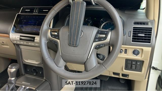Toyota LAND CRUISER PRADO 2023-09 8282501-16