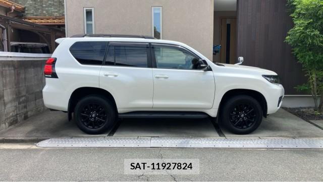 Toyota LAND CRUISER PRADO 2023-09 8282501-3