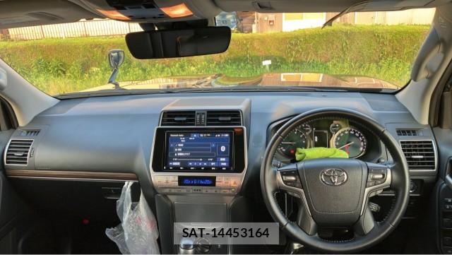 Toyota LAND CRUISER PRADO 2022-09 8282505-2