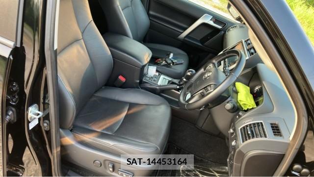 Toyota LAND CRUISER PRADO 2022-09 8282505-5