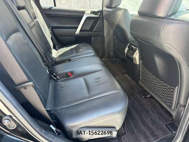 Toyota LAND CRUISER PRADO 2019-04 8284466-6