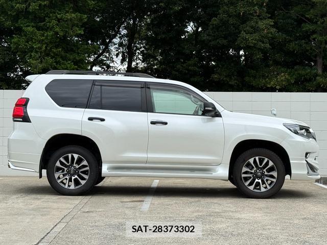 Toyota LAND CRUISER PRADO 2023-12 8284519-3