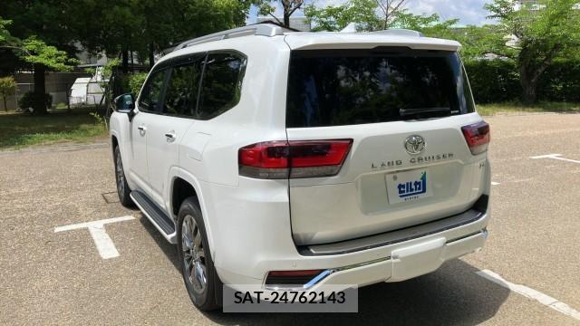 Toyota LAND CRUISER 2024-06 8277140-13