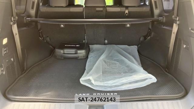 Toyota LAND CRUISER 2024-06 8277140-17