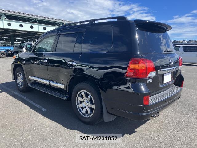 Toyota LAND CRUISER 2014-08 8278665-1