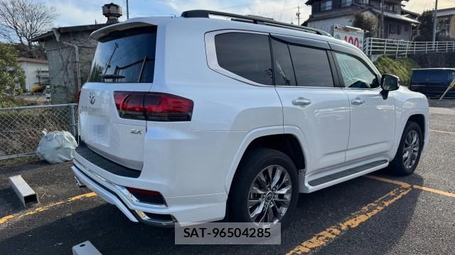 Toyota LAND CRUISER 2024-04 8280631-12
