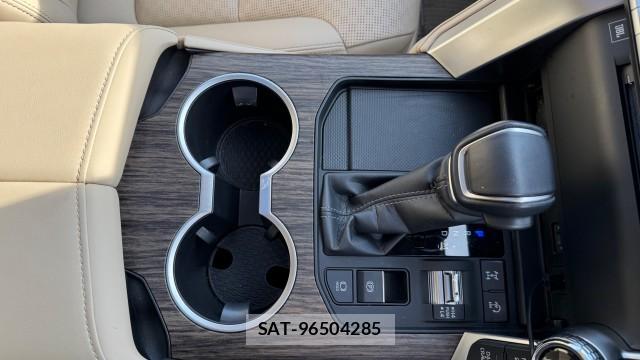 Toyota LAND CRUISER 2024-04 8280631-14