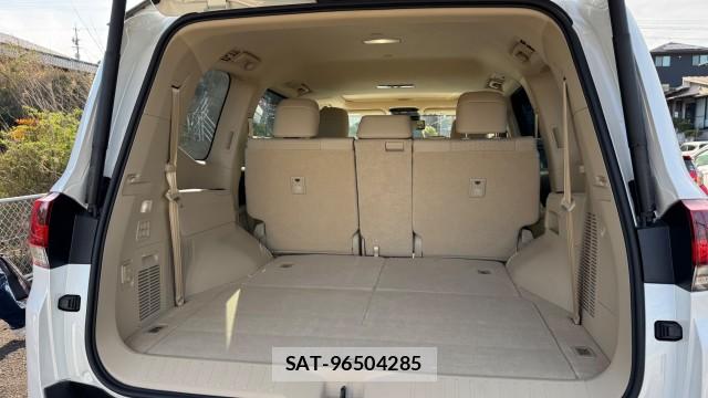 Toyota LAND CRUISER 2024-04 8280631-17