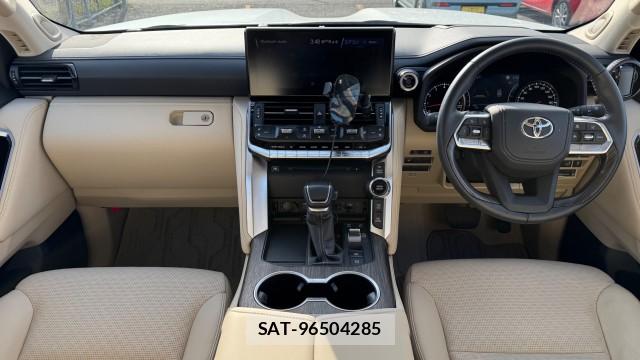 Toyota LAND CRUISER 2024-04 8280631-2