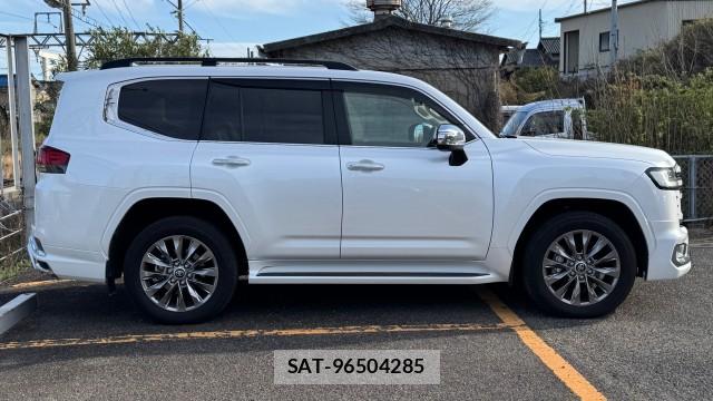 Toyota LAND CRUISER 2024-04 8280631-3