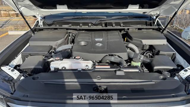 Toyota LAND CRUISER 2024-04 8280631-7