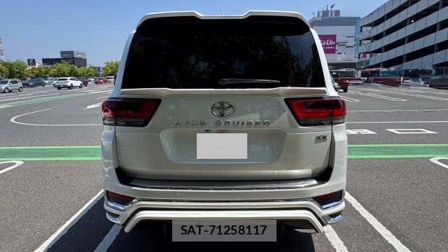 Toyota LAND CRUISER 2023-06 8280868-1