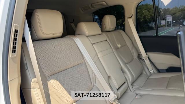 Toyota LAND CRUISER 2023-06 8280868-6