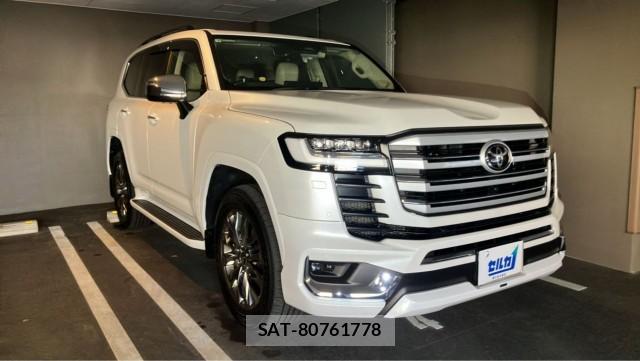 Toyota LAND CRUISER 2025-04 8281104-0