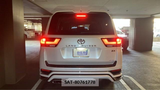 Toyota LAND CRUISER 2025-04 8281104-1