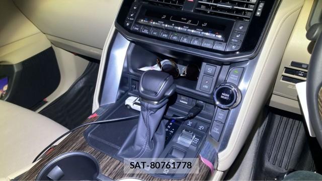 Toyota LAND CRUISER 2025-04 8281104-14