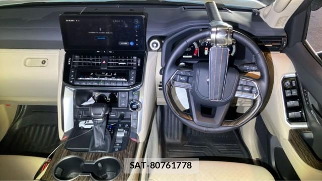 Toyota LAND CRUISER 2025-04 8281104-16