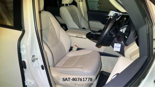 Toyota LAND CRUISER 2025-04 8281104-5