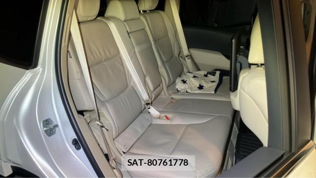 Toyota LAND CRUISER 2025-04 8281104-6