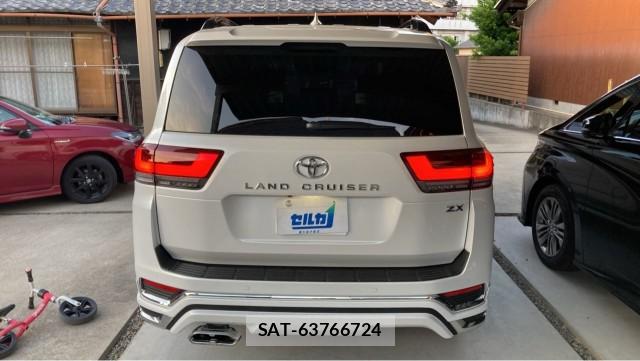 Toyota LAND CRUISER 2024-10 8281136-1