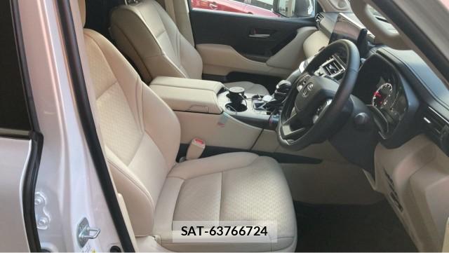 Toyota LAND CRUISER 2024-10 8281136-5