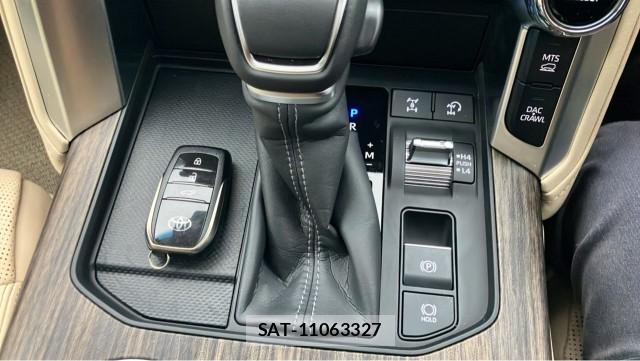 Toyota LAND CRUISER 2025-05 8281169-14