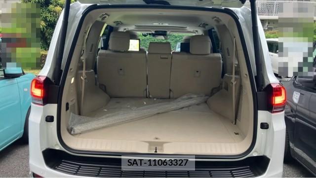 Toyota LAND CRUISER 2025-05 8281169-17