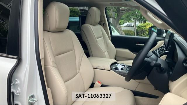 Toyota LAND CRUISER 2025-05 8281169-5