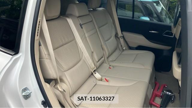 Toyota LAND CRUISER 2025-05 8281169-6