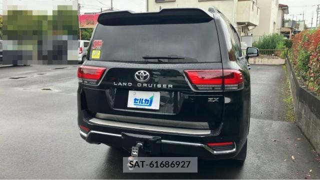 Toyota LAND CRUISER 2023-05 8281327-1