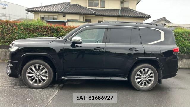 Toyota LAND CRUISER 2023-05 8281327-10