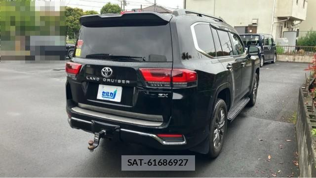 Toyota LAND CRUISER 2023-05 8281327-12