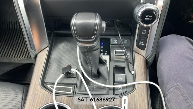 Toyota LAND CRUISER 2023-05 8281327-14